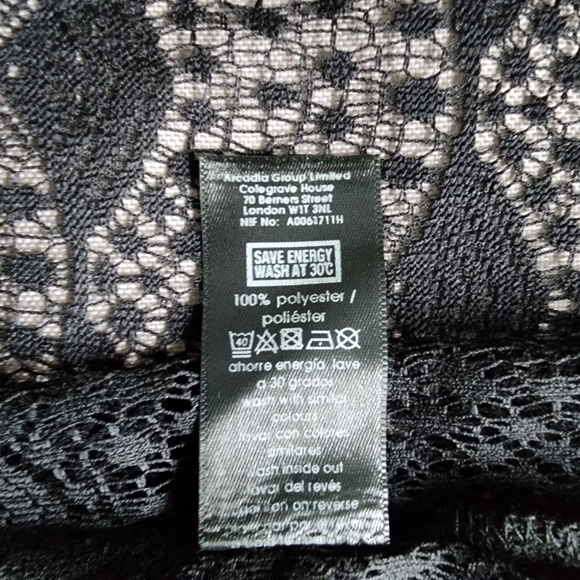 Pre-loved Plus-size Evans Black Lace Cover 3/4 Sleeves. Hangs open. Size 20 - Picture 9 of 9